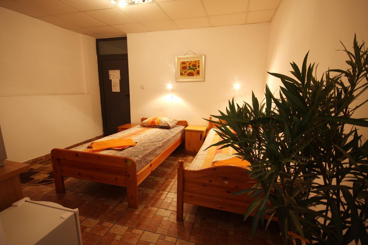 Il Capo Tour Motel Craiova Buitenkant foto